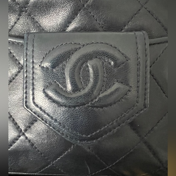 Authentic Chanel Navy Blue Small Camera Bag w/ 24k gold-plated bijoux chain - Picture 5 of 9